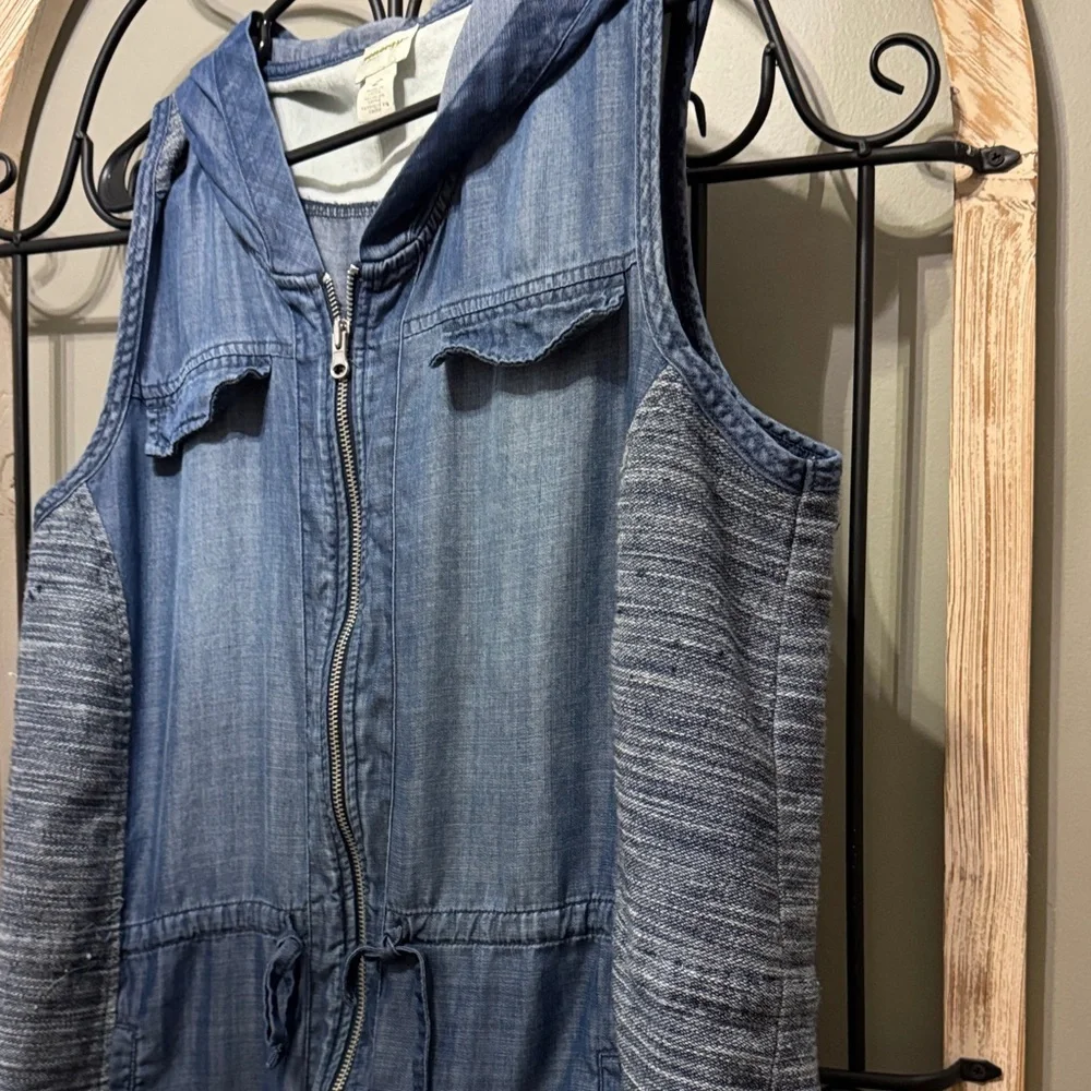 Hooded Vest with Zipper Zenergy by chicos 2 - Picture 8 of 13